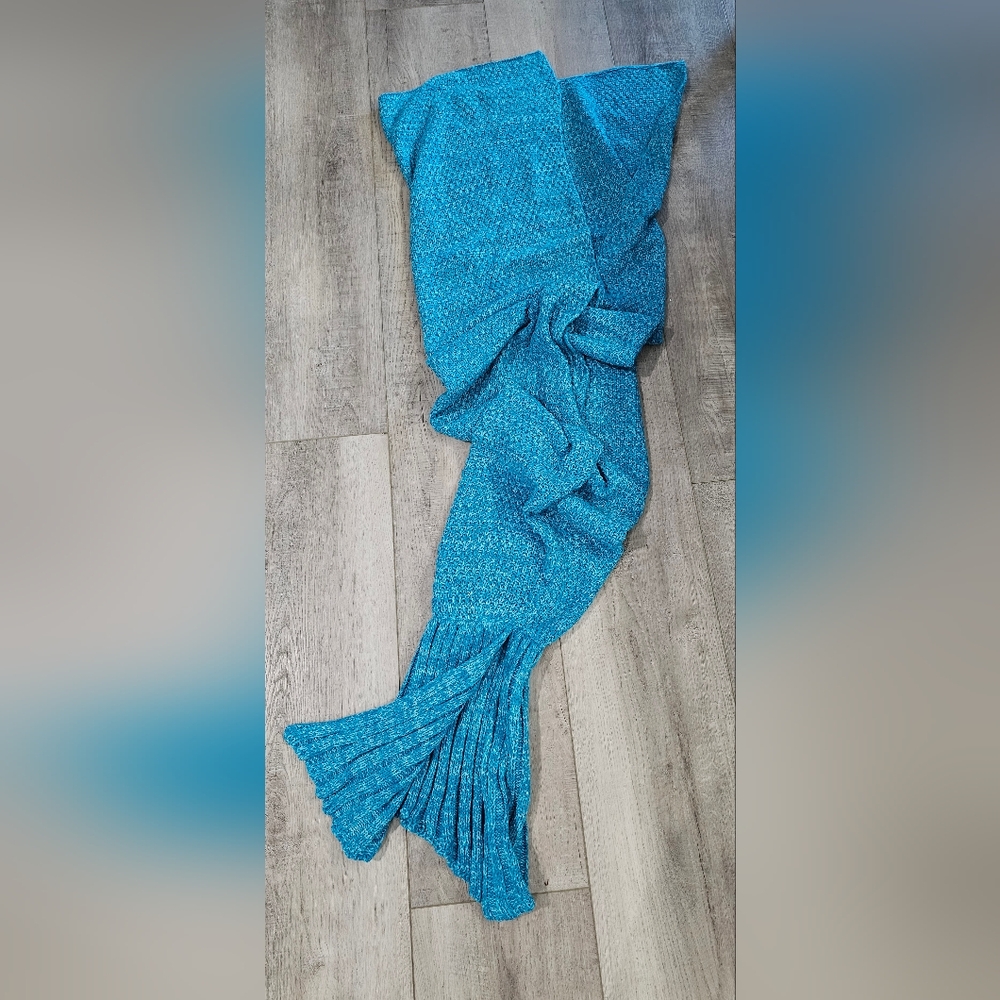 Blue Mermaid Tail Blanket